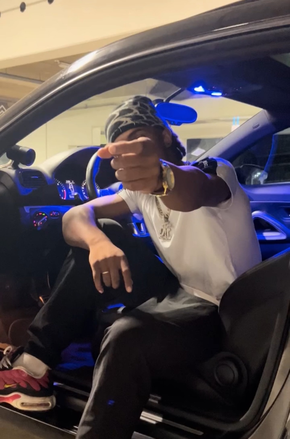 Profil de Taissir, 18 ans, Garage gay à Yvonand