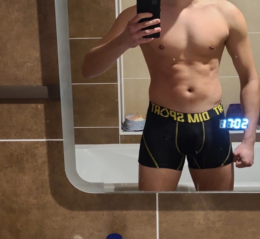 Profil de Johnatan, 24 ans, Garage gay à Niedergesteln
