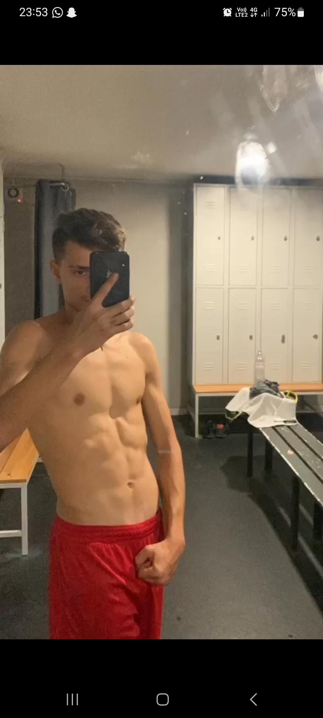 Profil de Jebril, 18 ans, Garage gay à Beuson (Nendaz)