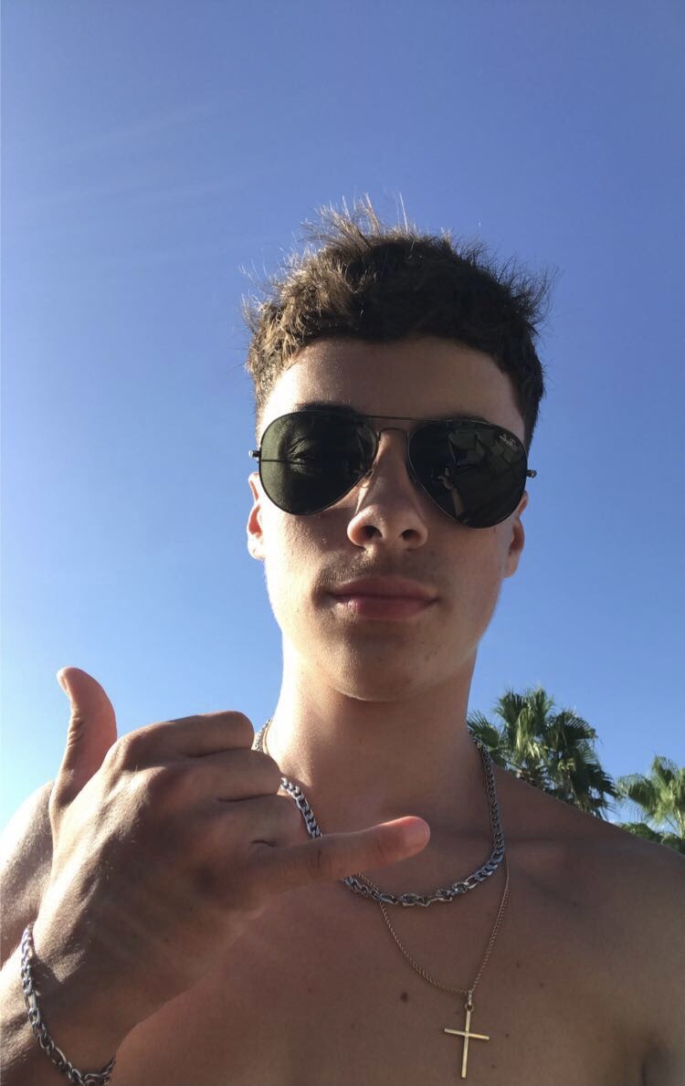 Profil de Kinsley, 21 ans, Garage gay à Roggenburg