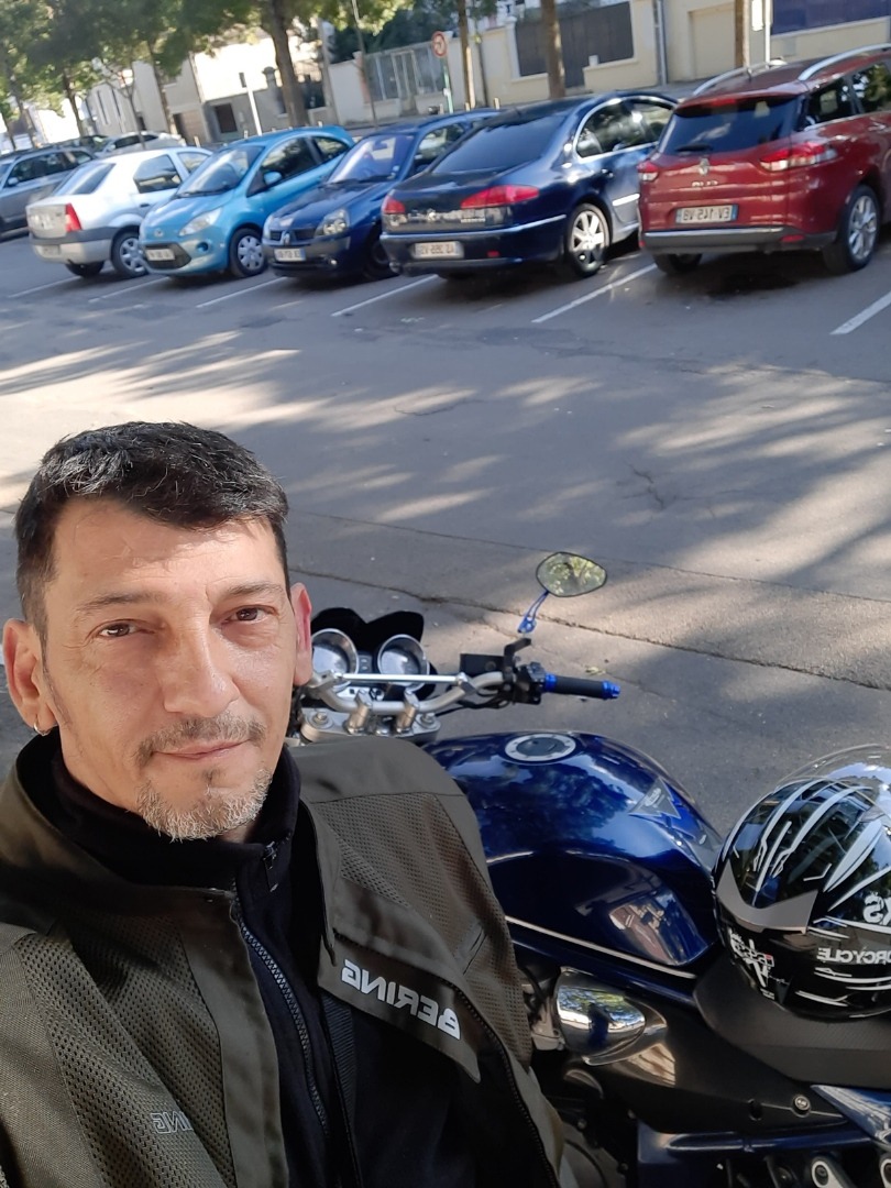 Profil de Hamani, 43 ans, Garage gay à Vuisternens-devant-Romont
