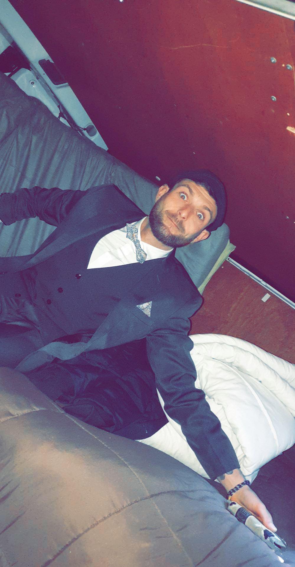 Profil de Menouar, 33 ans, Garage gay à Volken