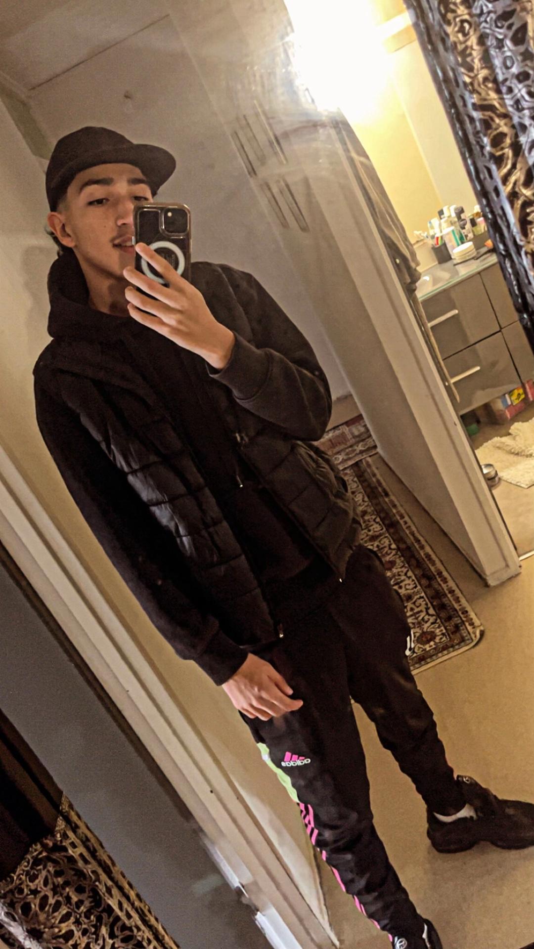 Profil de Kahan, 19 ans, Garage gay à Oberkirch LU