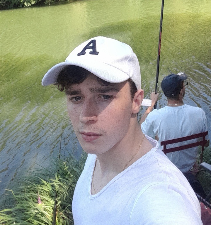 Profil de Djanys, 18 ans, Garage gay à Horgen