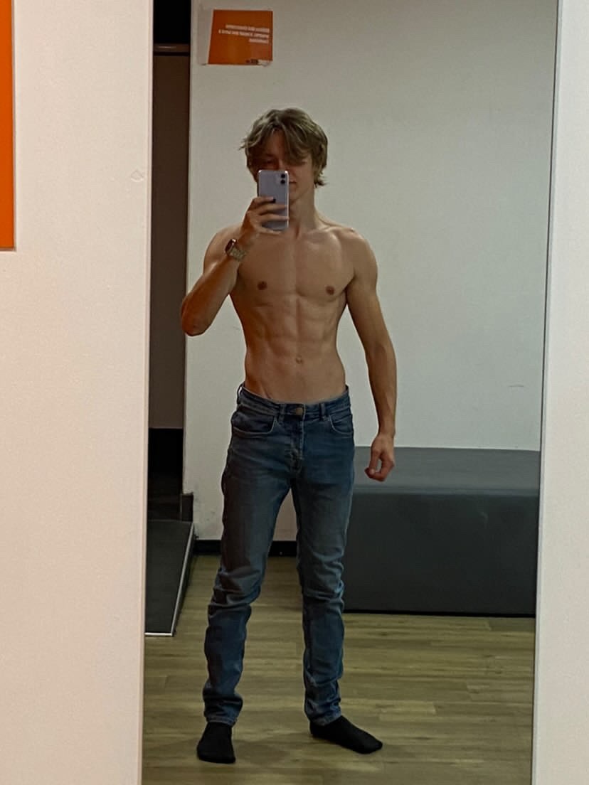 Profil de Smahil, 21 ans, Garage gay à Bottmingen