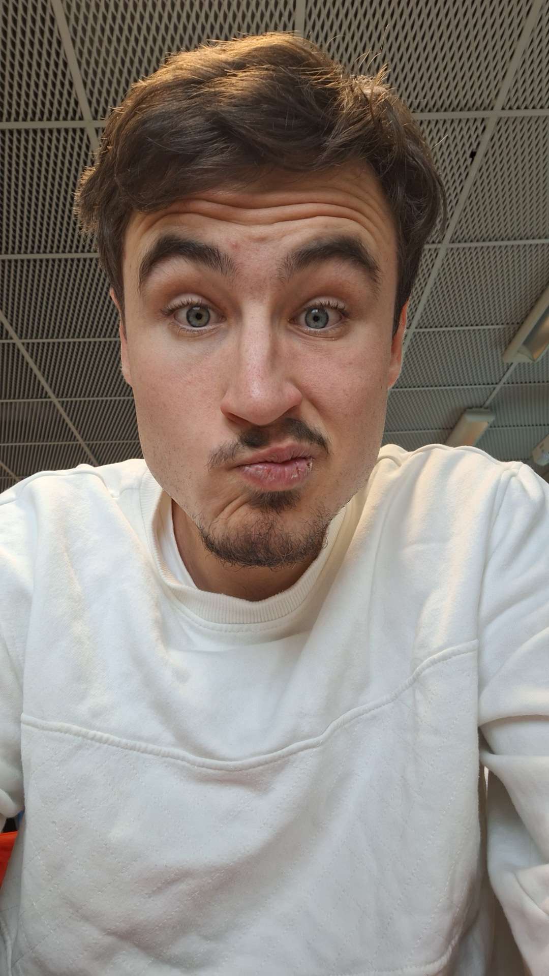 Profil de Wahid, 19 ans, Garage gay à Rohrbachgraben