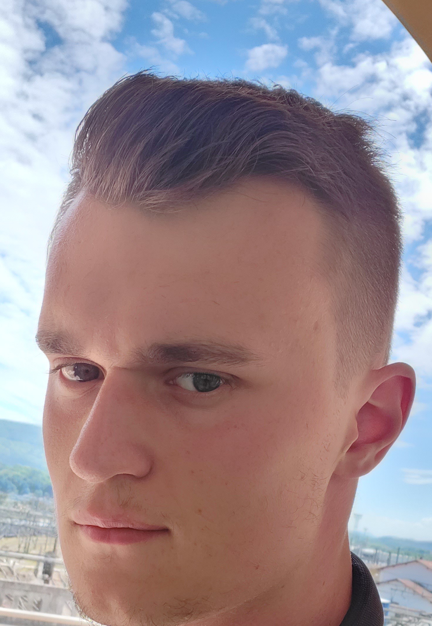 Profil de Louy, 25 ans, Garage gay à Biezwil