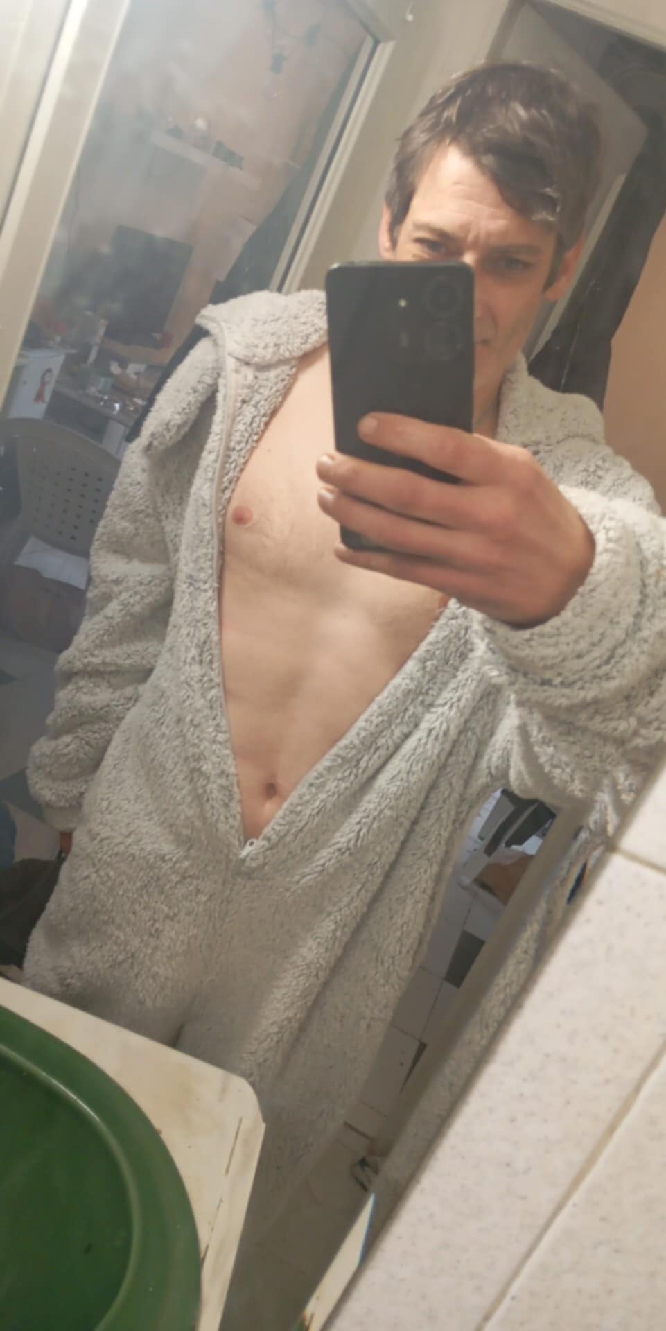 Profil de Aina, 47 ans, Garage gay à Oekingen