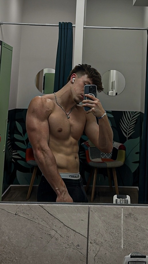 Profil de Dodji, 19 ans, Garage gay à Anzonico
