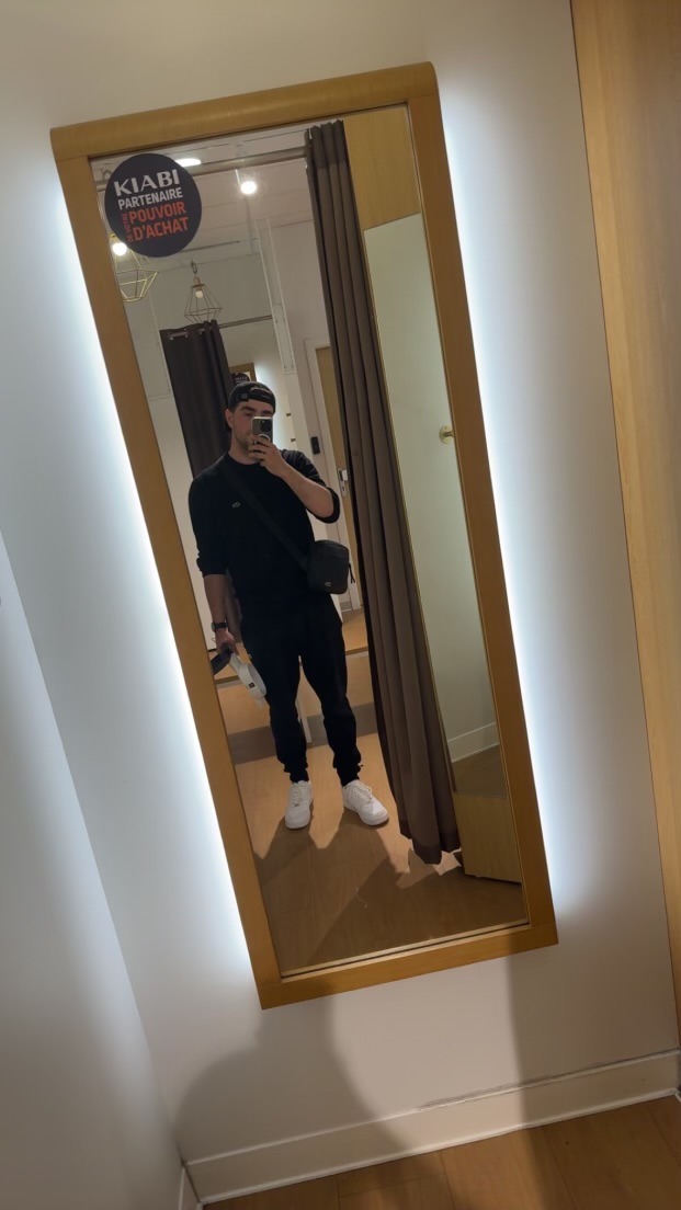 Profil de Ezzedine, 20 ans, Garage gay à Olivone