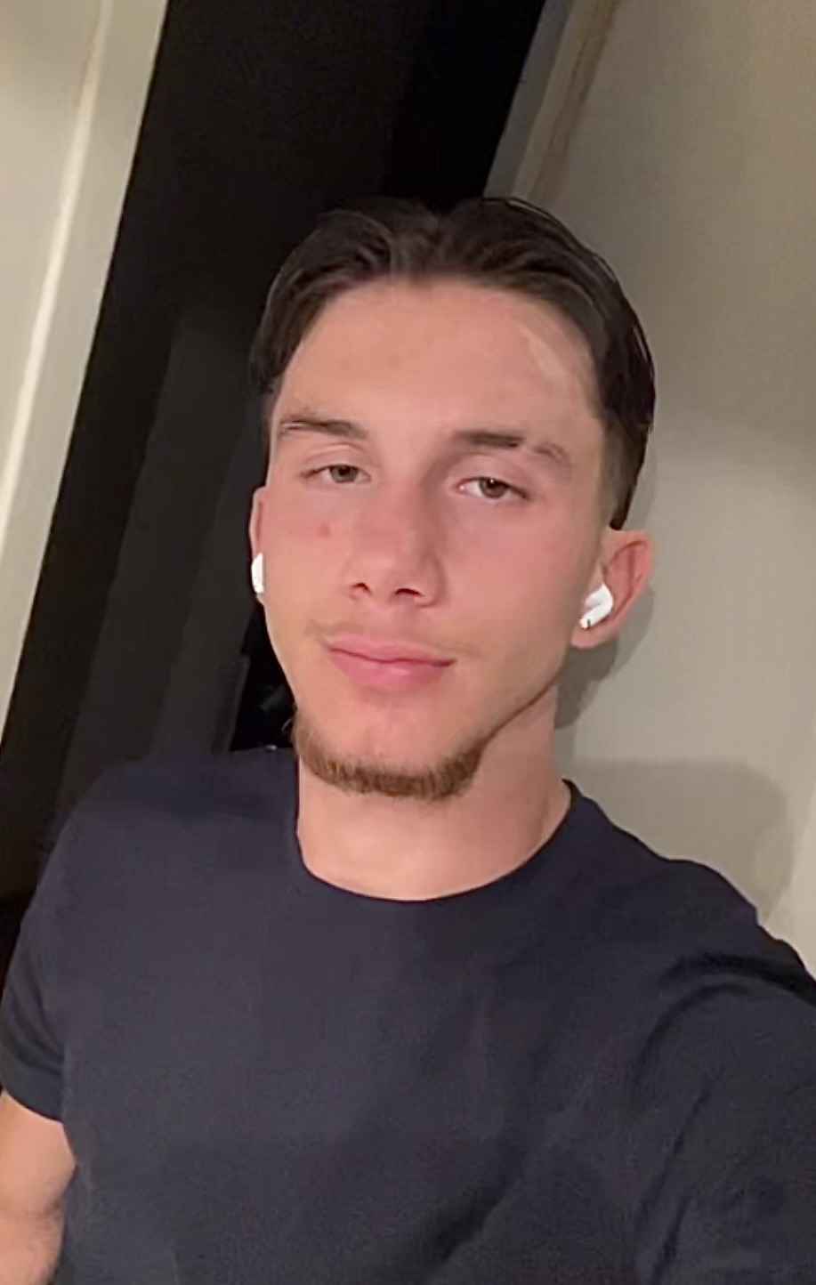 Profil de Eno, 21 ans, Garage gay à Rohrbachgraben