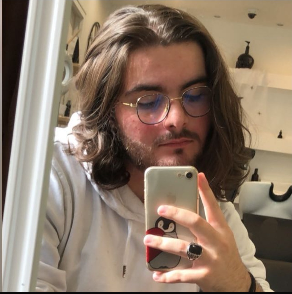 Profil de Yves-alain, 19 ans, Garage gay à Ghirone