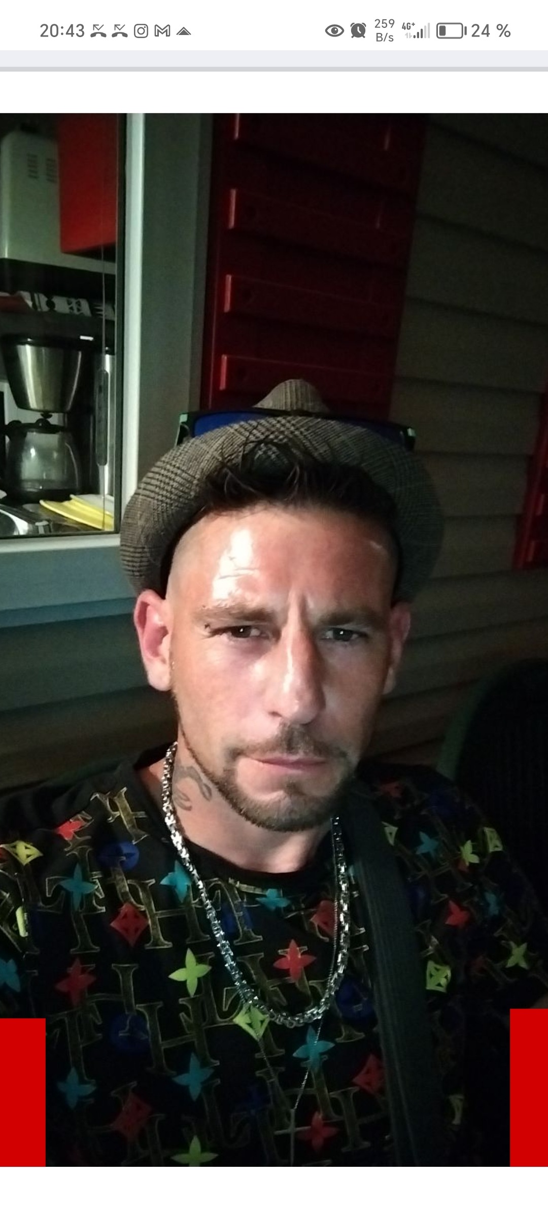 Profil de Almyre, 35 ans, Garage gay à Peccia