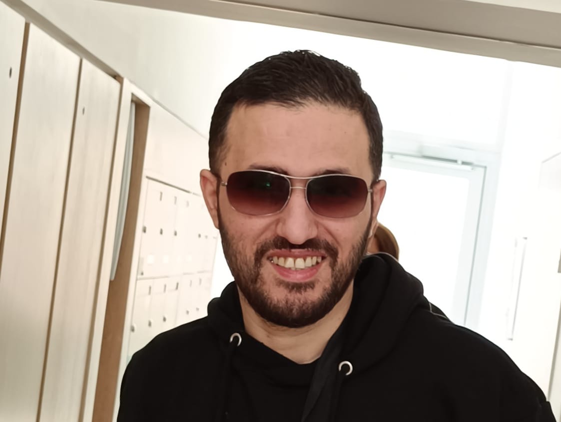 Profil de Rojhat, 42 ans, Garage gay à Spiez