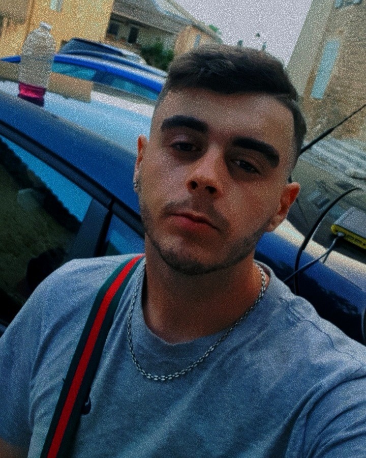 Profil de Elouane, 21 ans, Garage gay à Davos Wolfgang