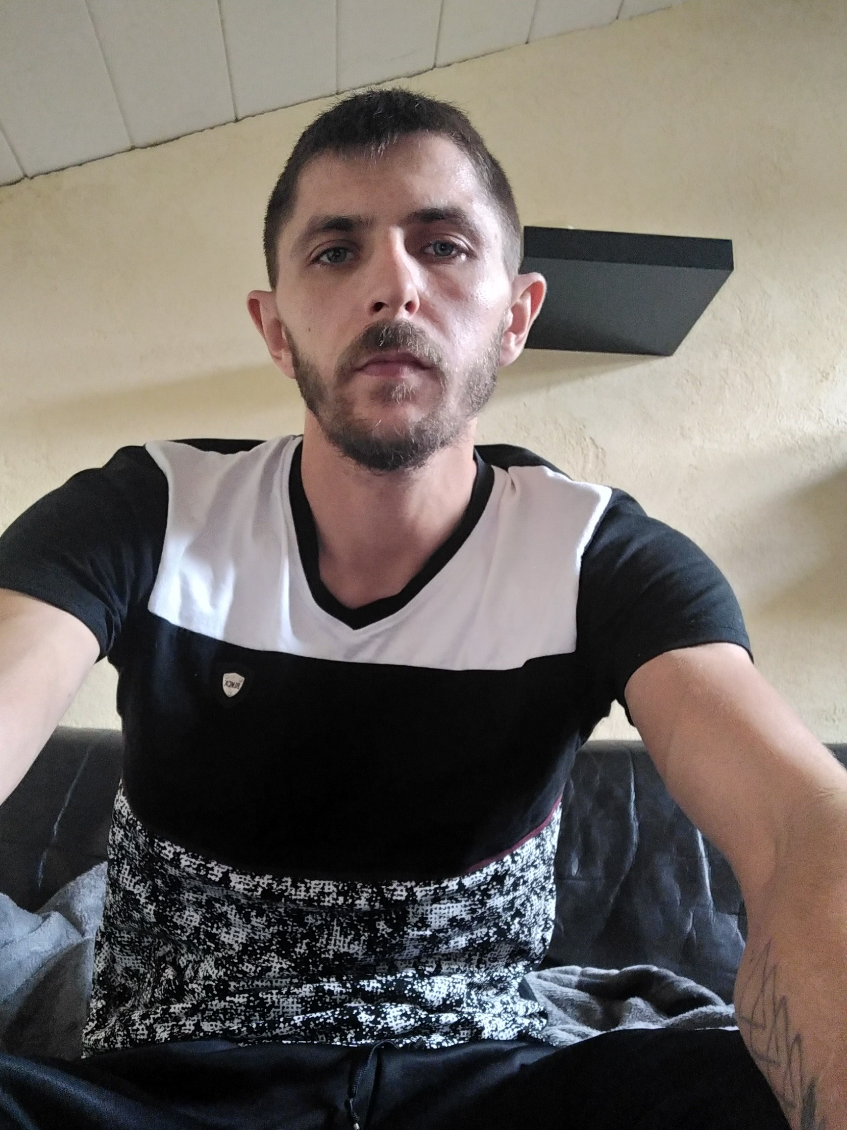 Profil de Badiss, 34 ans, Garage gay à Mehlsecken