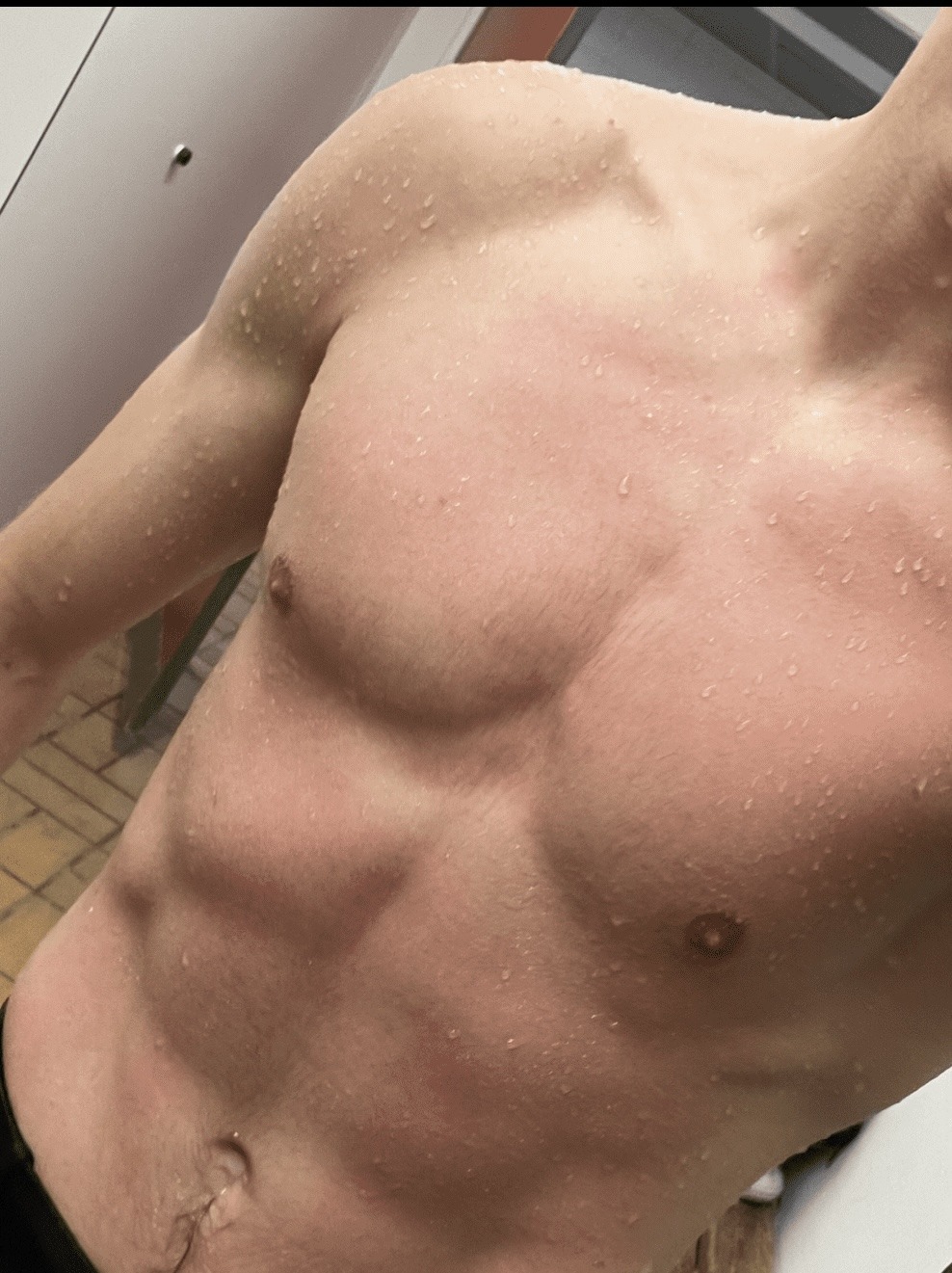 Profil de Hosni, 18 ans, Garage gay à Döttingen