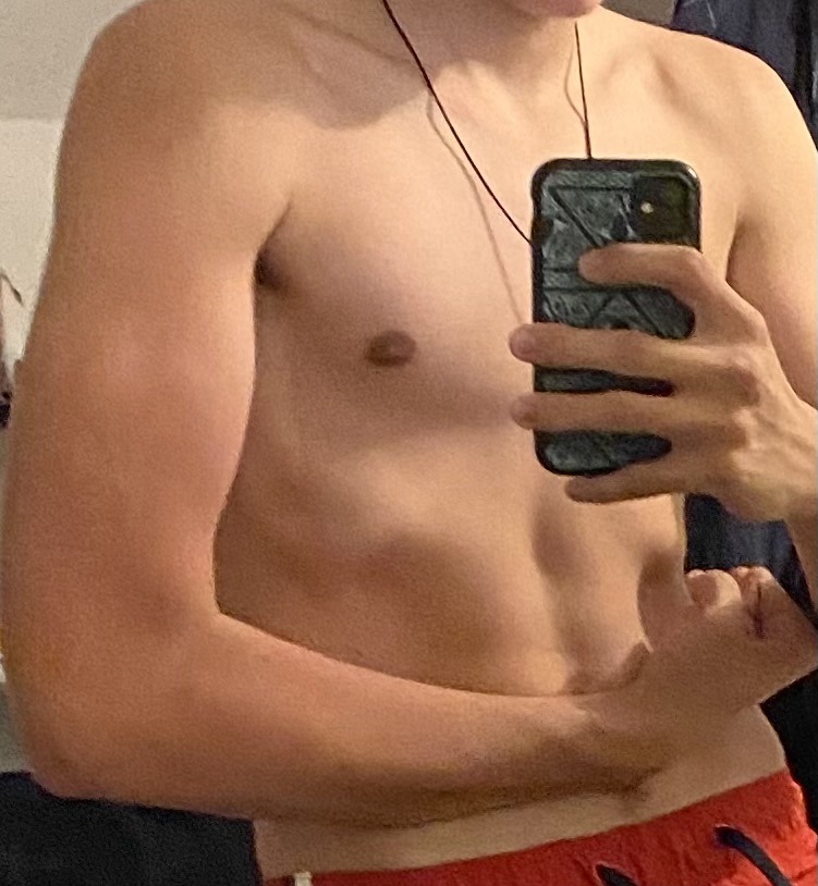 Profil de Djuliann, 19 ans, Garage gay à Sternenberg