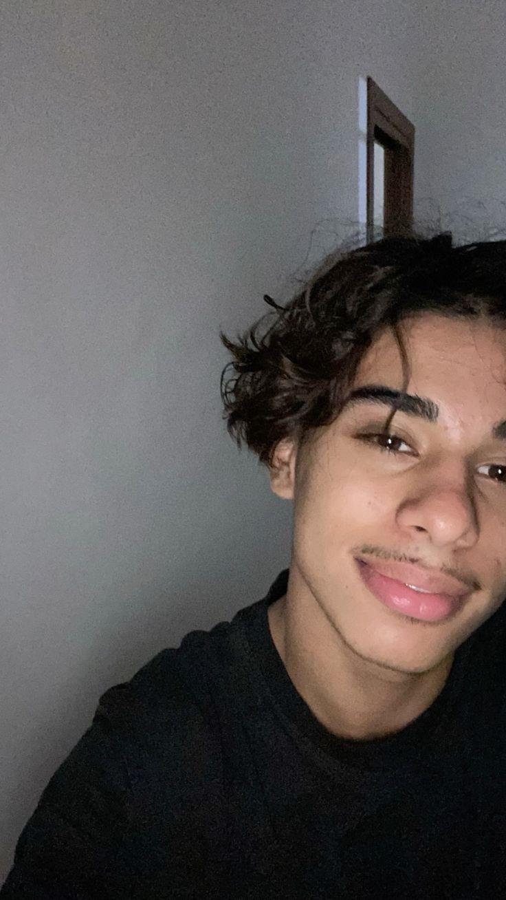 Profil de Fahad, 19 ans, Garage gay à Savièse