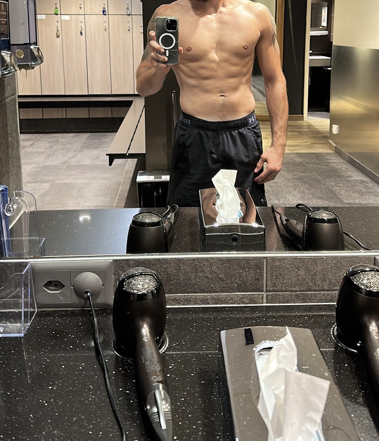 Profil de Apollinaire, 27 ans, Garage gay à Arcegno