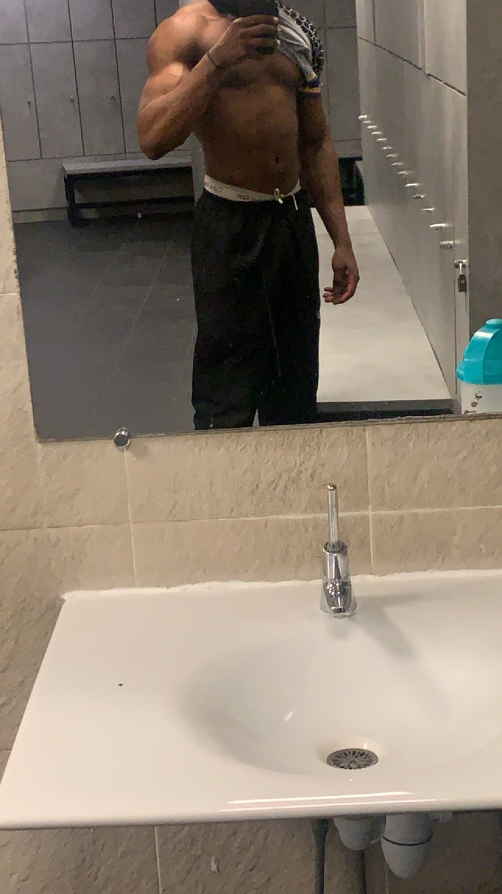 Profil de Hamin, 22 ans, Garage gay à Buch SH