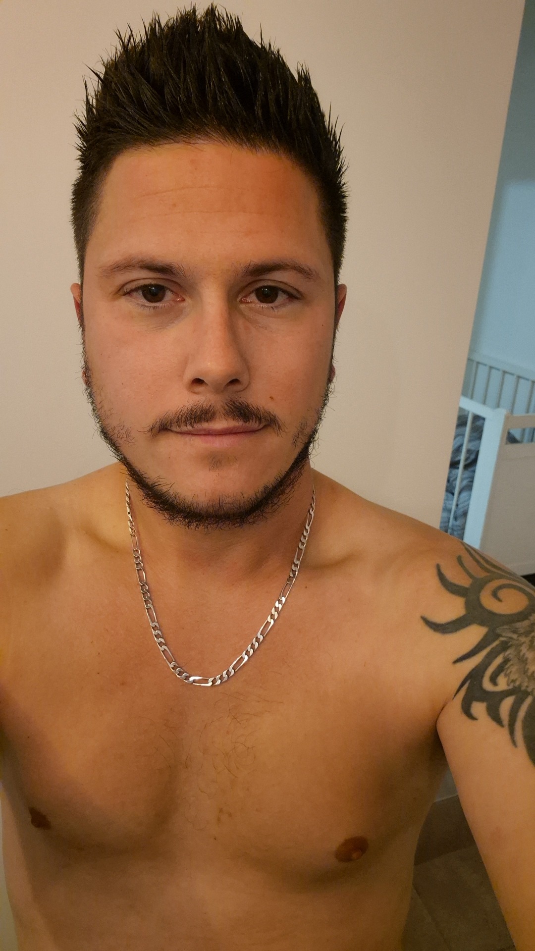 Profil de Louis-nicolas, 33 ans, Garage gay à Gampelen
