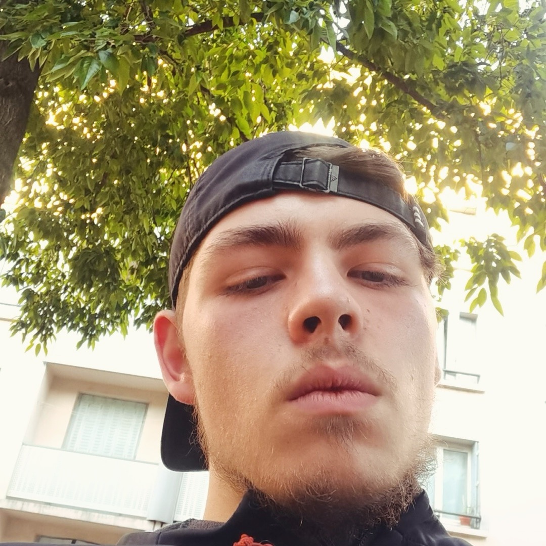 Profil de Rian, 19 ans, Garage gay à Watt