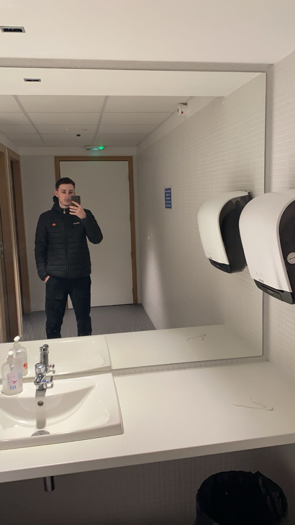 Profil de Abdulhamid, 19 ans, Garage gay à Winden