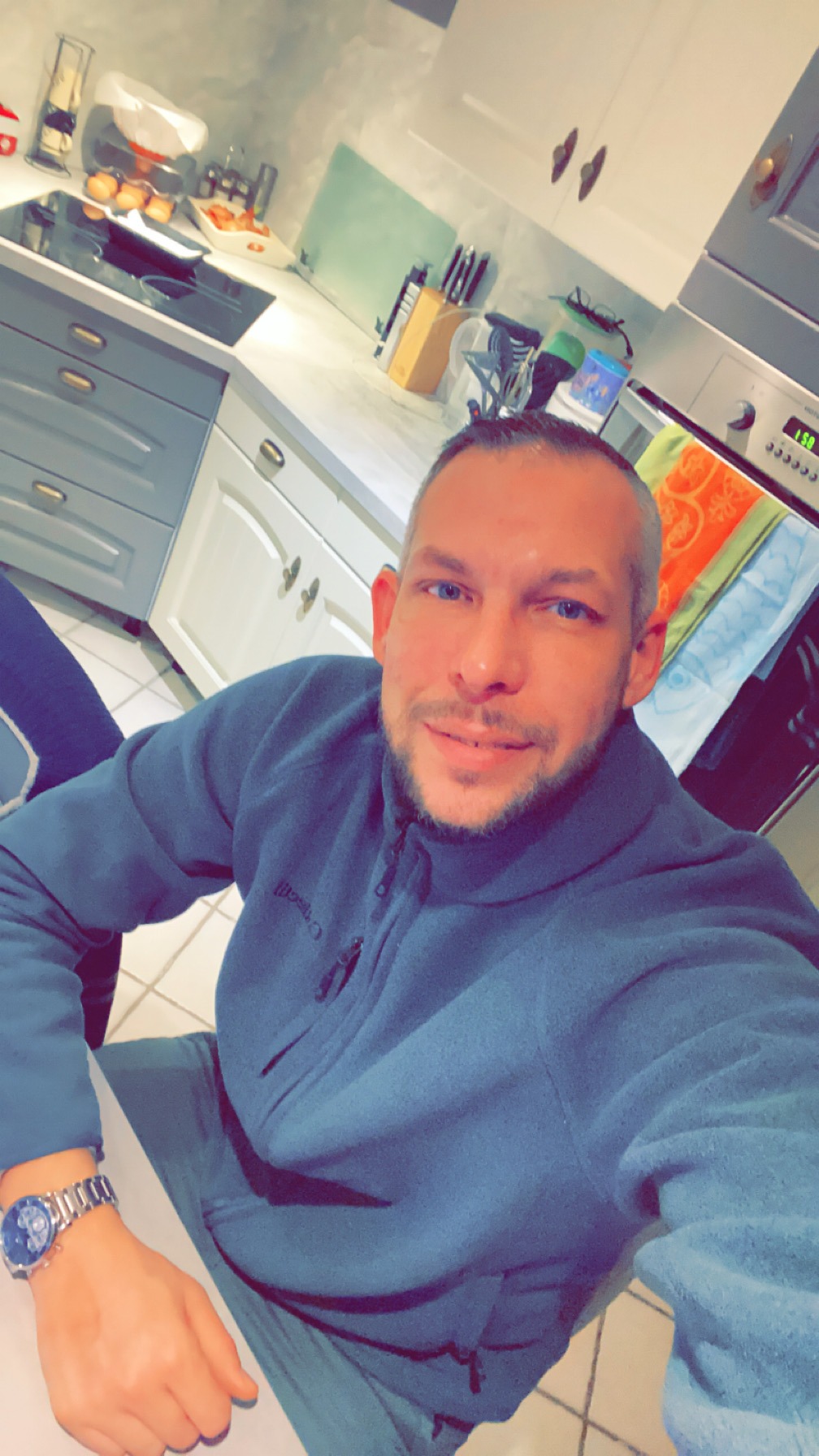 Profil de Carmelien, 19 ans, Garage gay à Selzach
